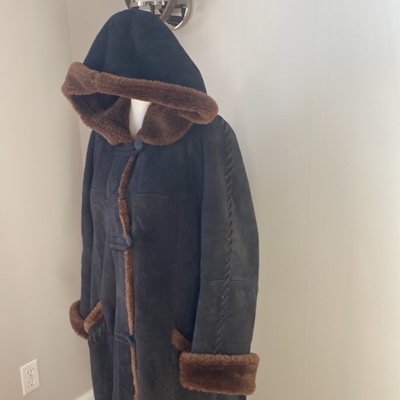 Maxi faux shearling suede winter coat dark academia hooded quiet luxury black - Picture 3 of 11